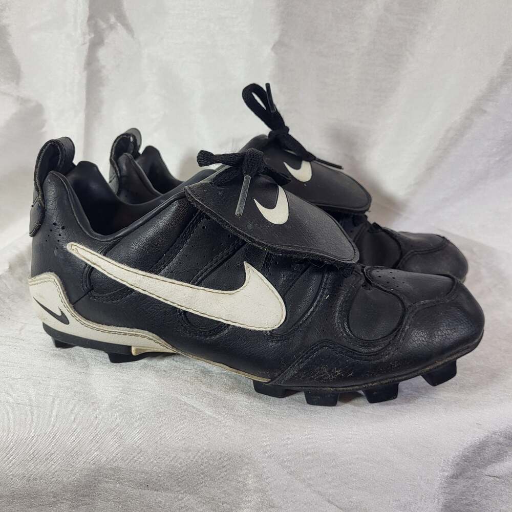 Vintage Nike Leather Baseball/Softball Cleats Black and White with Fold-Over Ton